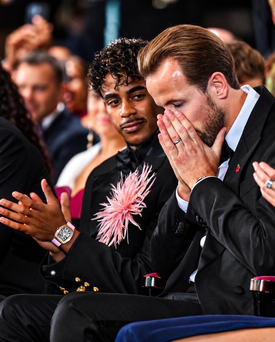 Barcaforcee's tweet photo. The respect Yamal has for Harry Kane is something else. 🥹

The way he looks up to him genuinely gives me goosebumps. Football is bigger than rivalry 
 respect is everything. ❤️ https://t.co/gEjfBaW6he