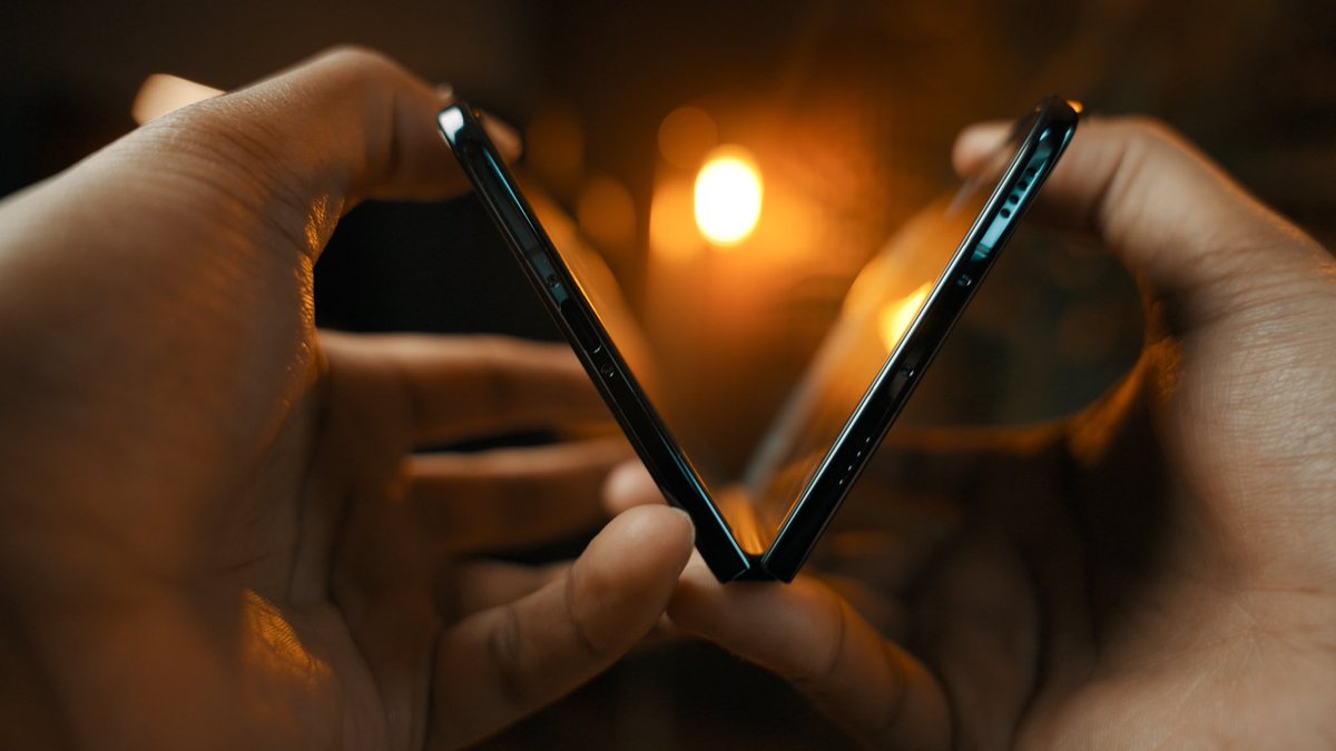RjeyTech's tweet photo. I’ll never return the iPhone Duo.

The versatility is truly limitless. https://t.co/WCJb1guvOd