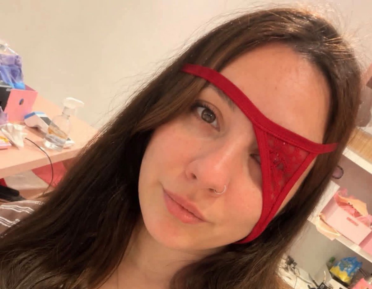 KalelVidal's tweet photo. MAILOB, mándame una foto con la tanga de medio lado y que se te vean los labios... https://t.co/EjTE7i8w66