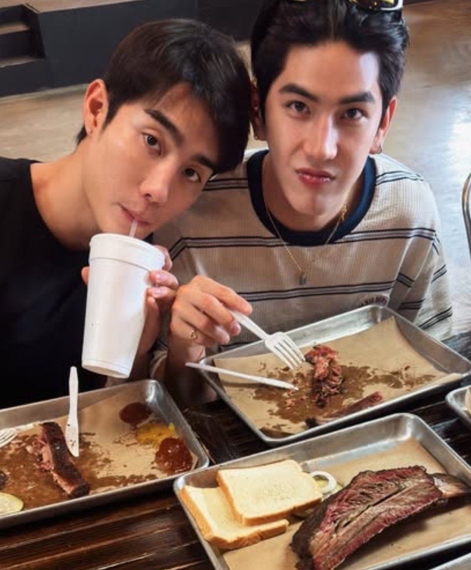 wwilliamgf's tweet photo. LUCU BGT KENAPA YAA GUE MASI NGELIATIN FOTO INI DARI TADI🥺🥺😭😭 https://t.co/RoGoKcmBeg