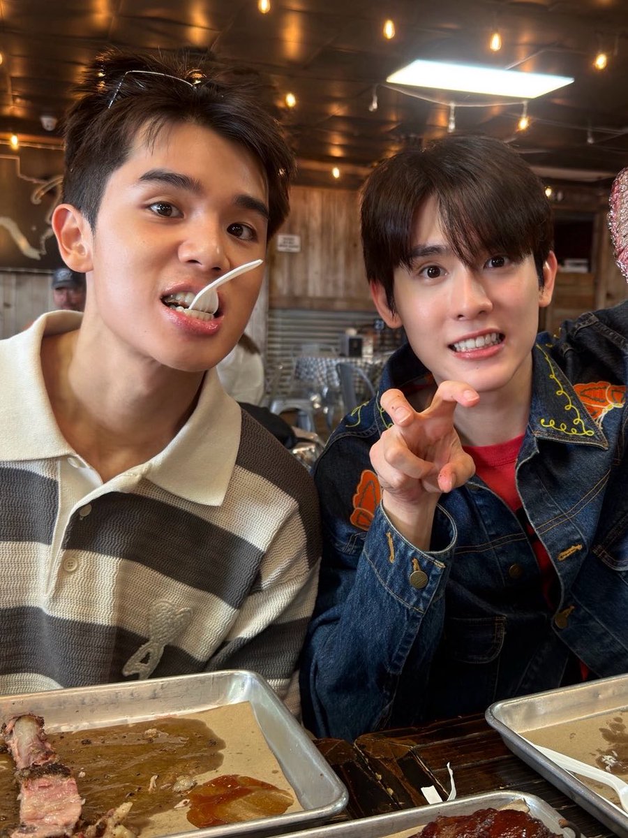 wwilliamgf's tweet photo. LUCU BGT KENAPA YAA GUE MASI NGELIATIN FOTO INI DARI TADI🥺🥺😭😭 https://t.co/RoGoKcmBeg