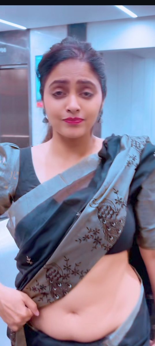 ludocinema's tweet photo. Pragya nayan ❤️‍🔥
Donut 🍩🥯🥯 
Soo so hot !!! https://t.co/QFbhWDXzMT