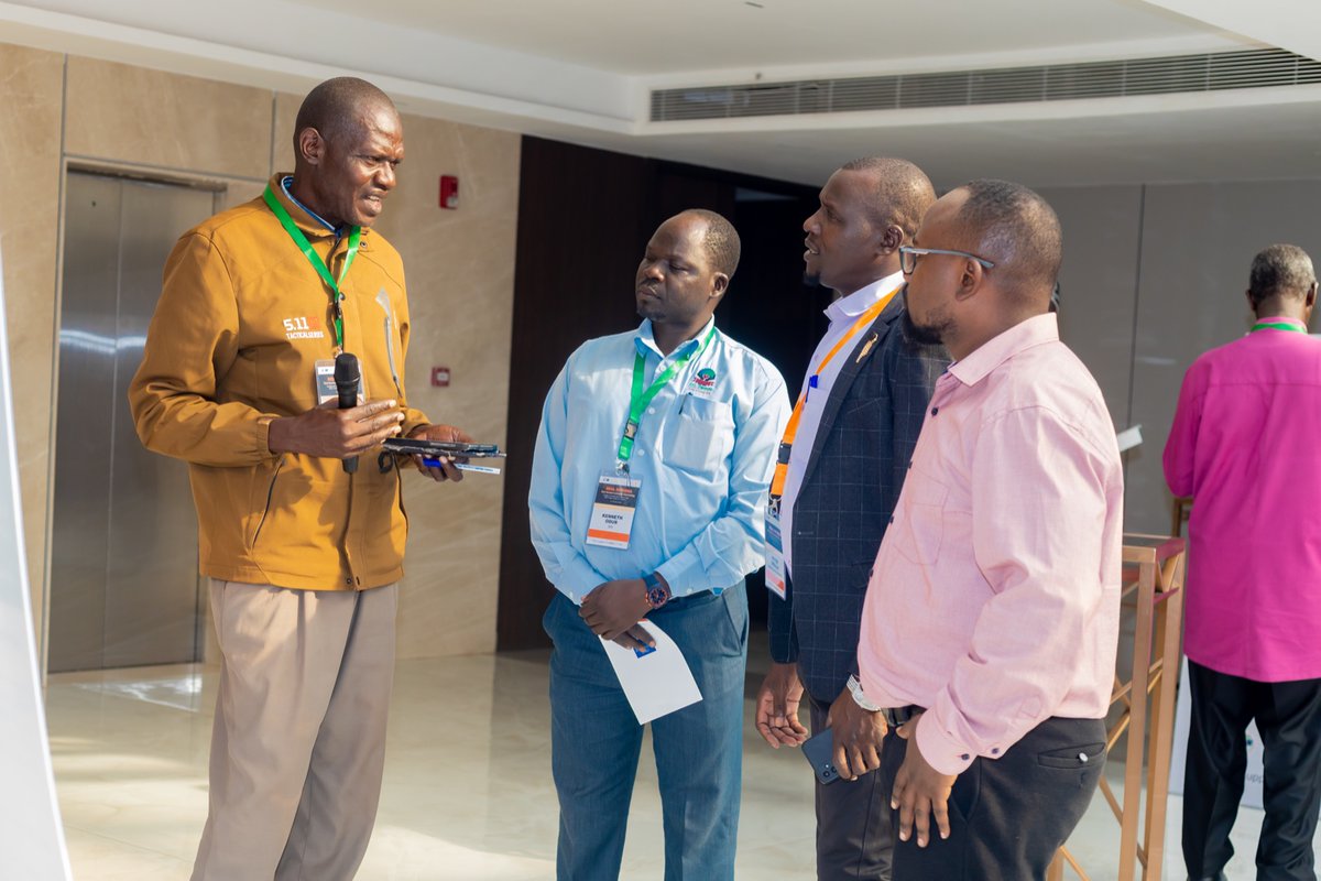 iidcug's tweet photo. Day 1’s gallery walk showcased #REALFathers integration stories from cultural and religious institutions. Participants explored enabling factors, barriers, institutional roles and lessons for adaptation and scale-up. 
@Mglsd_UG @MoLGUganda @ubctvuganda
#CommunityEngagement https://t.co/sAfvnGLJnb