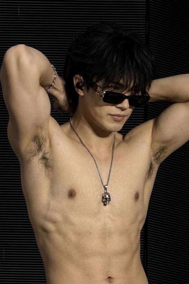 PitsFantasyX's tweet photo. M4k1🙈🙈 I want to have my nose for hours in your armpit🔥🔥🔞 #kpoparmpit #NSFW #ai https://t.co/JIxhXLxAq4