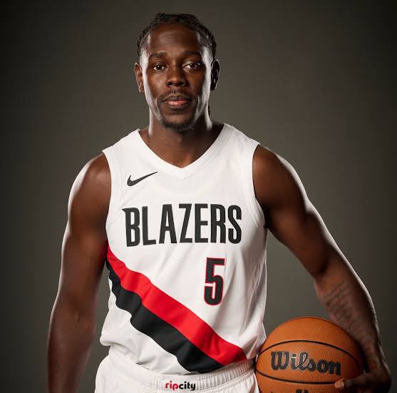 MailManLockz's tweet photo. Jrue Holiday O 16.5 PRA ✅✅✅

Another night of profit in the Association 

Let’s keep rolling 🤝 https://t.co/mrfilVoh2I