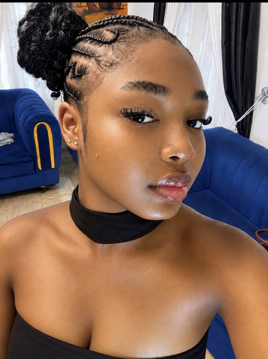 PeaceChinaza15's tweet photo. This one love just dey hungry me,hope none of my mutuals wrote my name in their hallelujah challenge journal😭

Happy Wednesday lovelies 😘 https://t.co/8vAjFgippZ