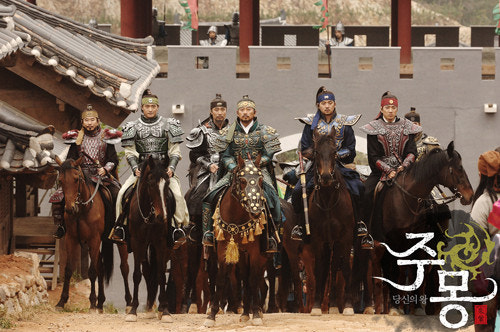 NOTOUCH_DHHJ's tweet photo. 우리무리얌 ㅋㅋ 
( 주몽보는 타래.. ) https://t.co/VALpthhxXF