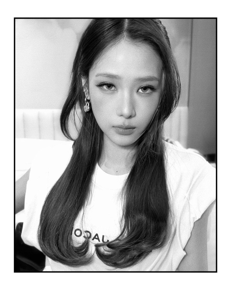 RachanunFanbase's tweet photo. [28102026] Instagram posts update ❤️‍🩹
IG : spophair

FILMRACHA X MARC JACOBS #MarcJacobsxFilm  
#MarcJacobsTH #MarcJacobs
#PATLuxuryGroup
#filmracha https://t.co/iWIiKKMwxW