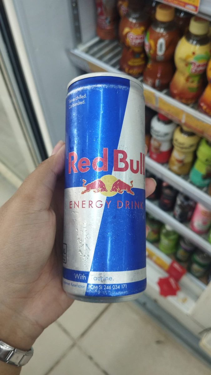 fayrstappen's tweet photo. beli red bull untuk bantu donasi biaya upgrade mobil Max Verstappen https://t.co/1CRGHN3Y18