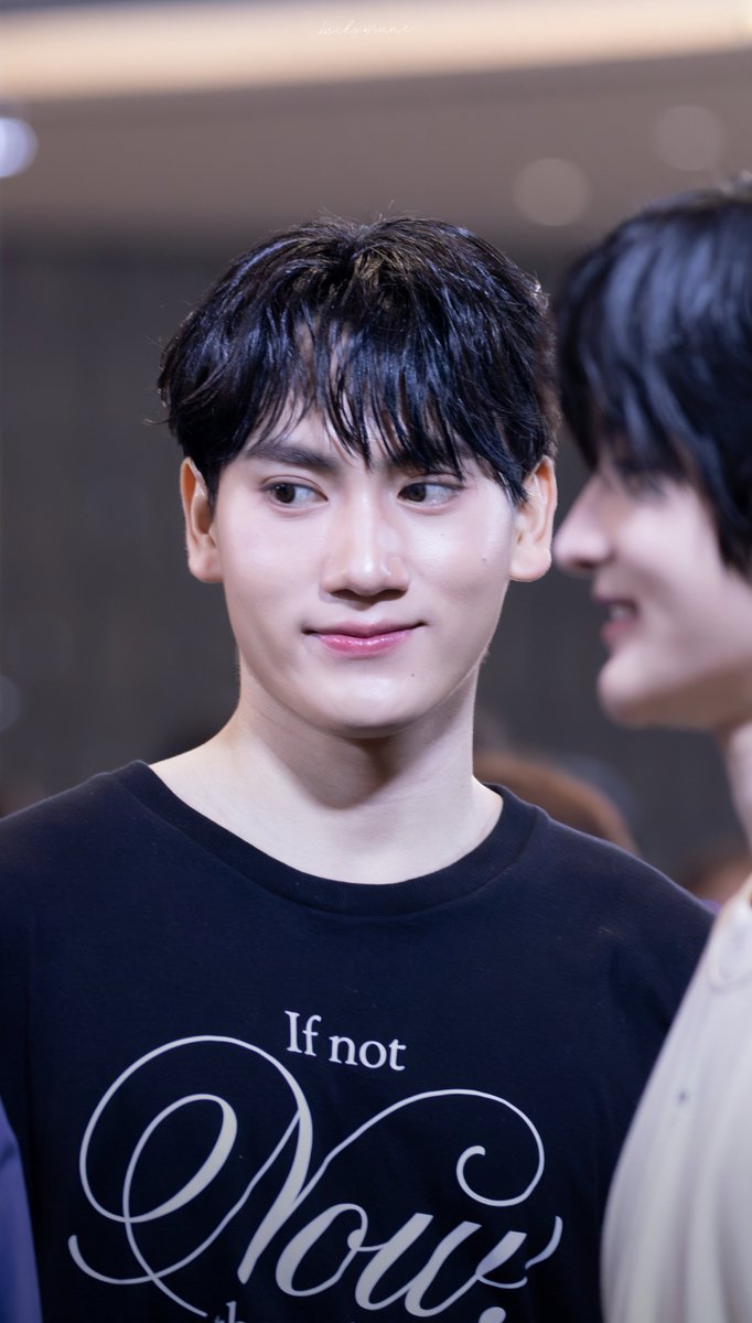_amisas95's tweet photo. 261010 N’PUNG AT BIFW26 SIAM PARAGON - 8 🍞👕
: day by day. 🌟

PUNG BIFW26 SIAM PARAGON

#SiamParagonBIFW2026xPung
#pungphirunwat https://t.co/EGhUSxIdwz