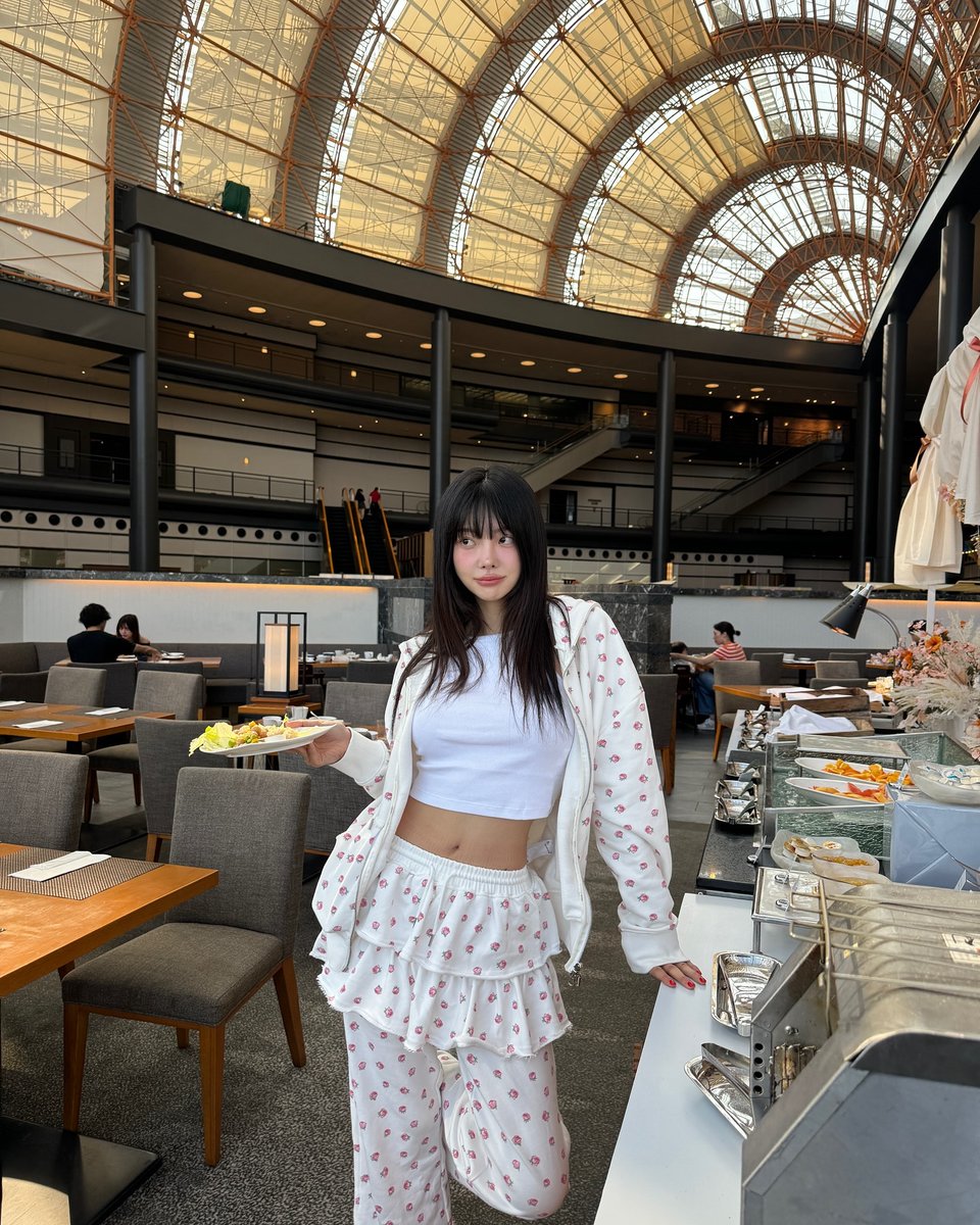ShalaAlbert's tweet photo. 週末は家でゆっくり派ですか、それとも外に出かける派ですか。今日も一日お疲れ様！ 😎💧
pVnxLu https://t.co/TZNZO7LC8u