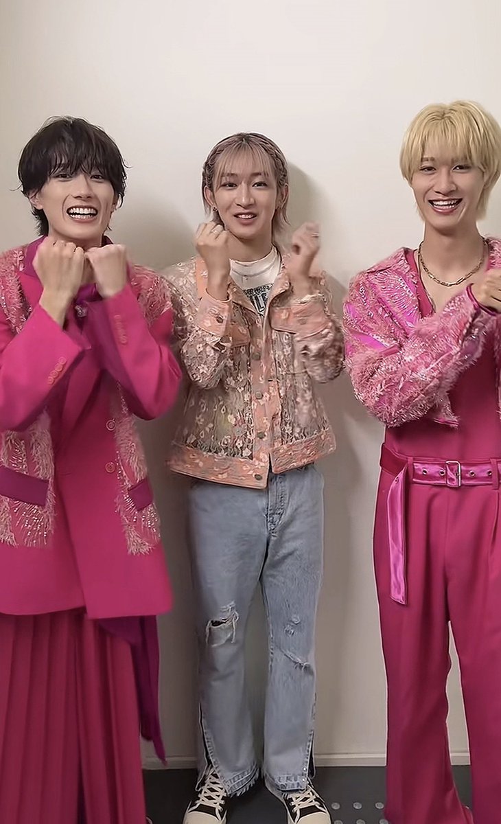 mgmgellie's tweet photo. MAZZEL今すごい人気あって、YouTube動画がおもしろいって。
中心メンバー姫ポジのなおちゃんは元EBiDANバトボにいて一緒に活動してたんよね。
遠くからそっと応援してる。

やわしゅんと一緒のTikTok↓
https://t.co/FZ9W2orBr1 https://t.co/R4spc02nxo