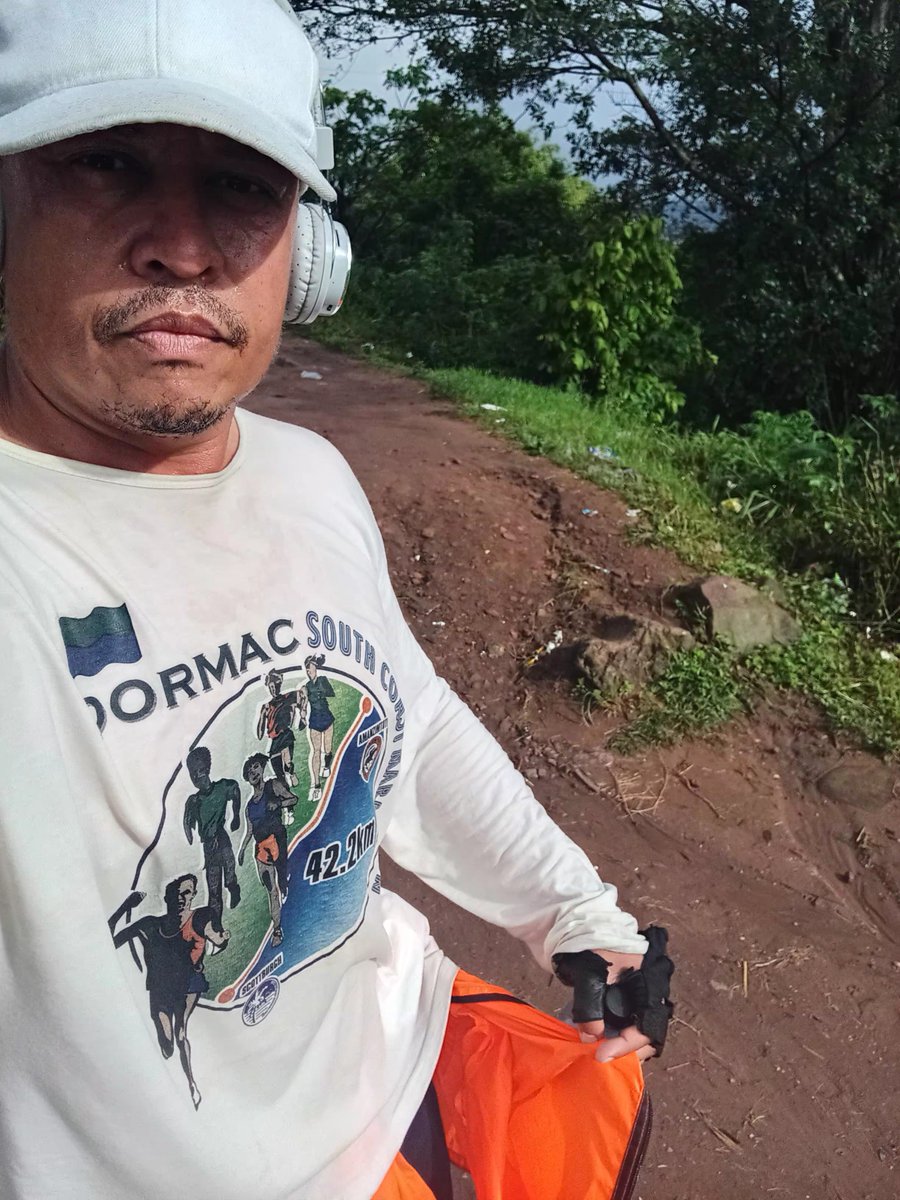 BowesJody's tweet photo. Got caught in the rain for HumpDay walk, gamble didn't pay off. Now the sun is out 🤔🤣🙈☝🏽
#FetchYourBody2026 #RunningWithTumiSole #Love #Faith #LessonsLearned https://t.co/65el6RxHd2