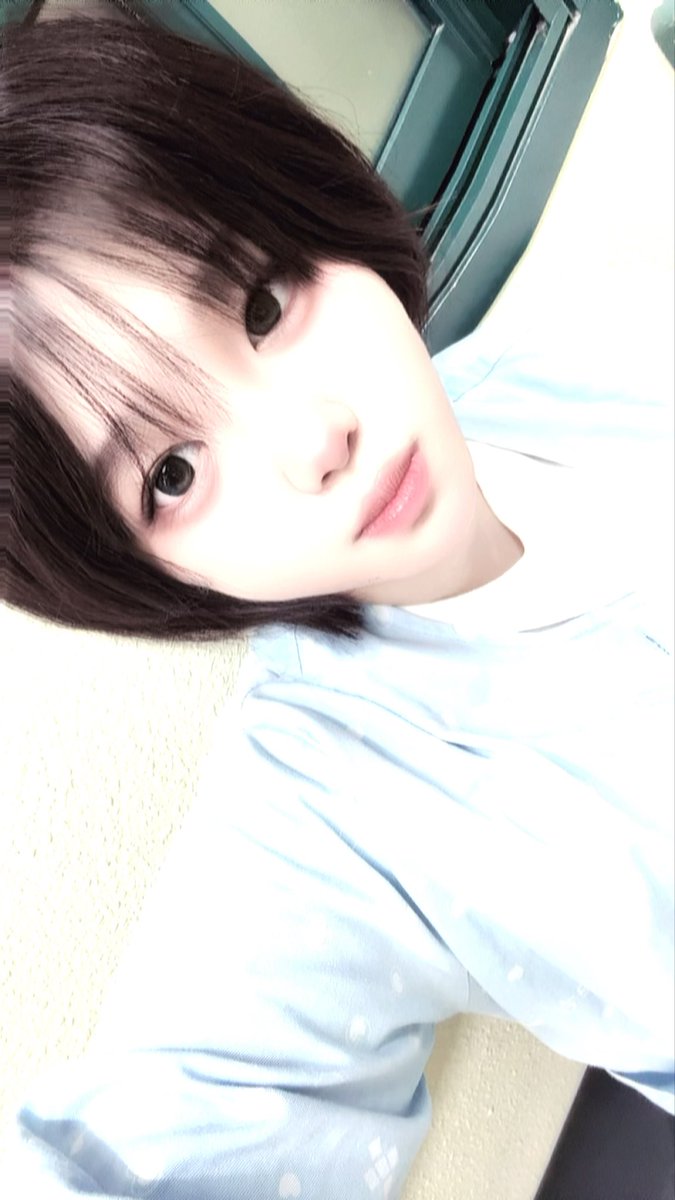 szvne0's tweet photo. 오랜만에 셀카찍으려니까 너무 어색해.. 😖😖 https://t.co/Dup5JMBLGx
