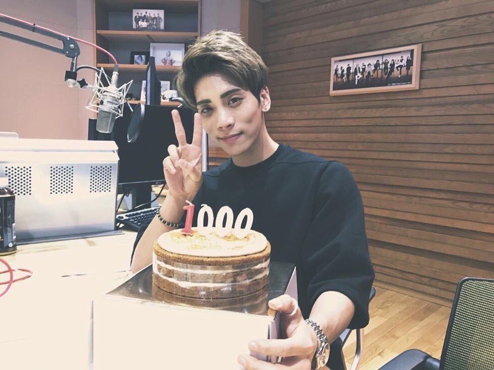 dailybluenight's tweet photo. 161029

happy anniversary to this broadcast, 1000 days of blue night ♡ https://t.co/XE6DqVkcJi
