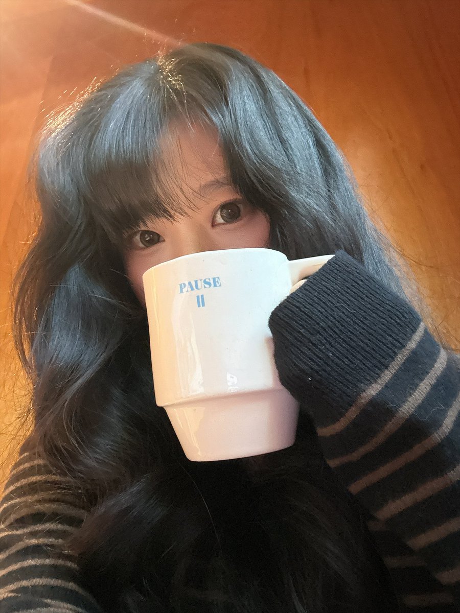 ninicrease's tweet photo. 포슬포슬 애플시나몬밀크티 🍎
결국 일찍찾아오지 못했지만 열심히할게
히히 퇴근이야! https://t.co/TDcKAX0spV