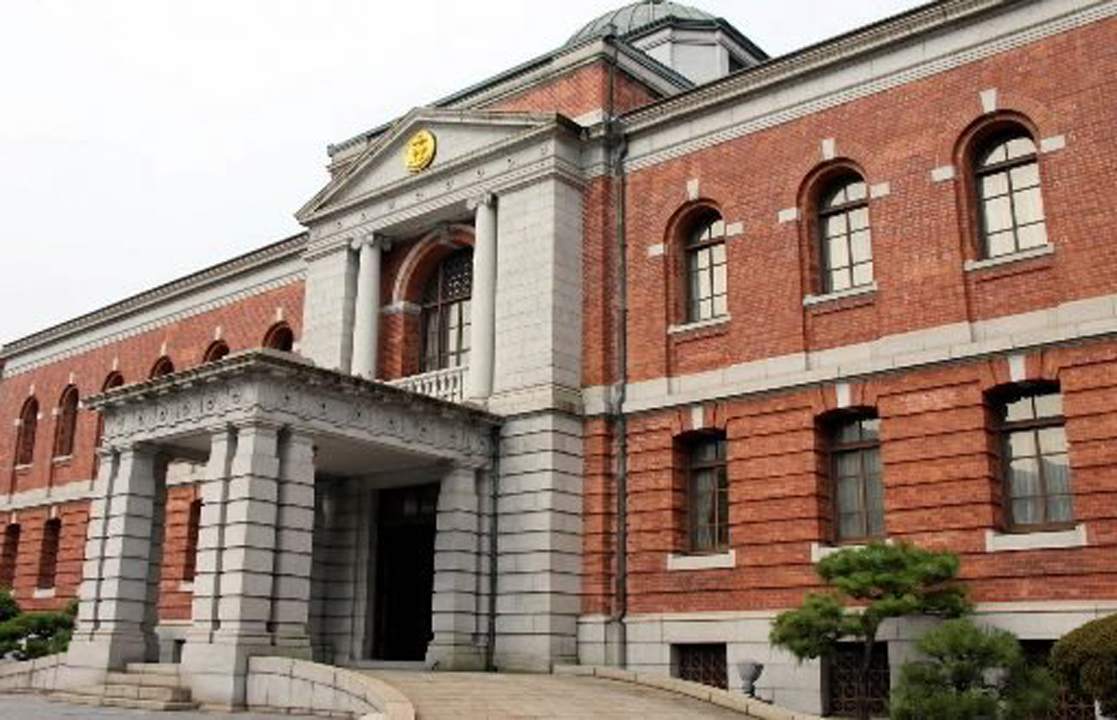 ChugokuShimbun's tweet photo. 「お前の家燃やして親殺す」 小学生を脅し30万円要求、呉の海上自衛隊員が懲戒免職に
https://t.co/xro2P1EU3B https://t.co/VlwjrDGQVm