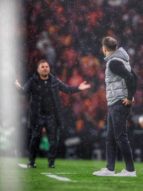 fenerlimete09's tweet photo. Tarihin en büyük enkazı,
Kante, Guendouzi psikolojisi bozuldu,
Greenwood, Asensio küstü,
Kerem, Skriniar, Nene, Levent, Mert, Semedo, Lukaku, Vedat futbolu unuttu,
Oster sakat, Ake sakat...

Bir tek o ayağa kaldırır.
Geçen sene Baskansız, kaptansız, forvetsiz kaldırdı. https://t.co/cZKxg04lLj