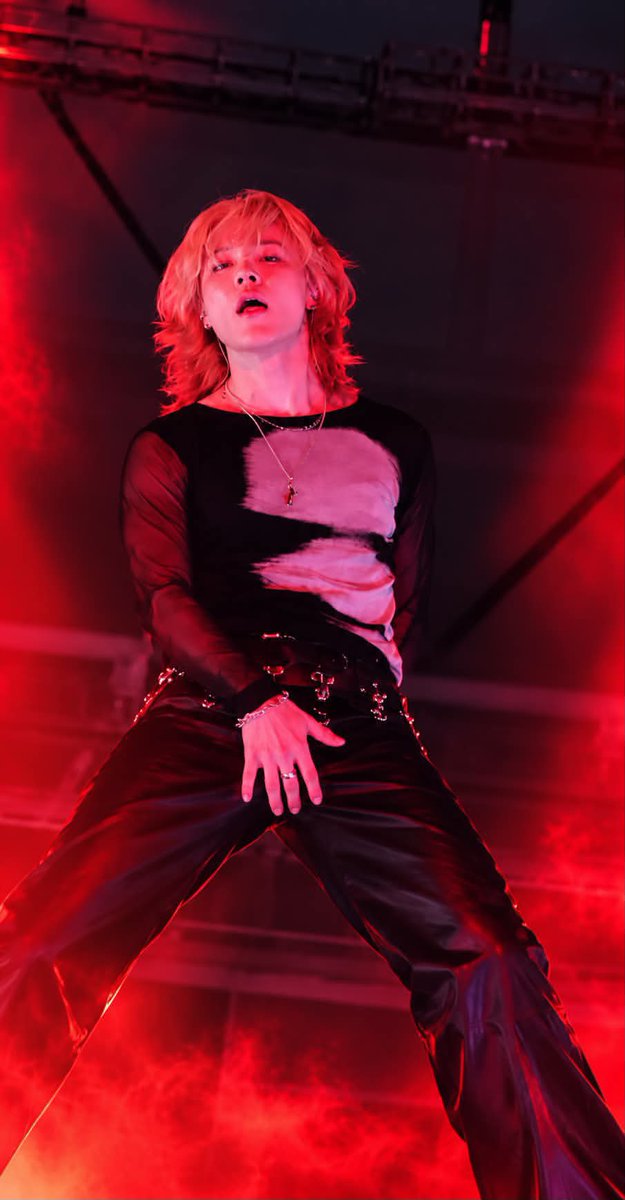 deantyjm's tweet photo. nah these pics are way too horny WHAT THE HELL https://t.co/rpRFq5wHsm