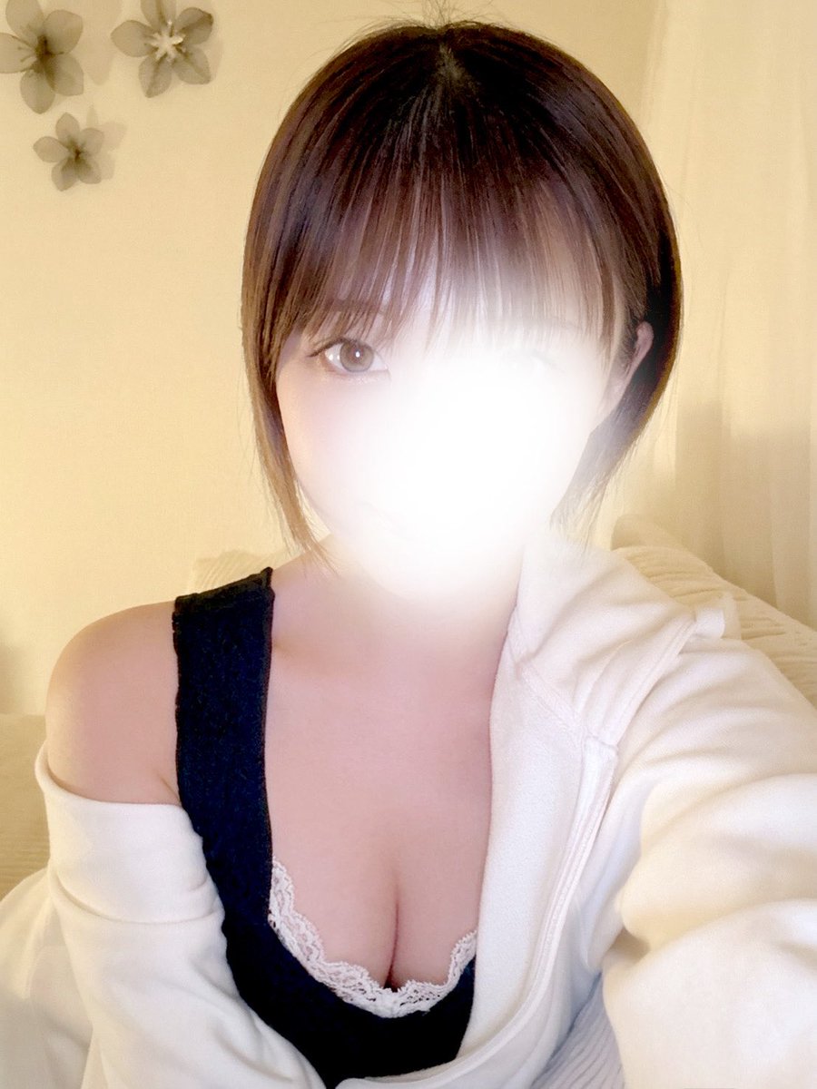 LOVEx8110's tweet photo. 🗓️今週の出勤表🧚‍♂️✨

🎀ありさちゃん🎀

10/28 19:00〜2:00
10/29 19:00〜2:00
10/31 19:00〜2:00

本日がデビュー2日目になります！！
予約殺到でお願いいたします💖✨

☎️：080-1230-5000

#メンエス名古屋 #メンエス
#名古屋 #丸の内 #錦 #栄 https://t.co/FgQYcJ7PbF