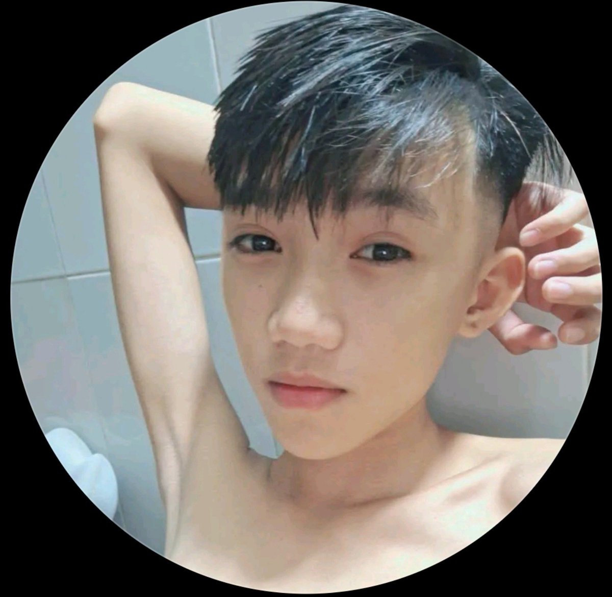 annata3t8's tweet photo. đẹp trai qua https://t.co/XXKqNEeM6g