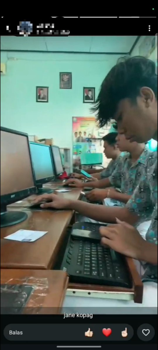 studyyoke's tweet photo. GIMANAAA NIH PENDAPAT TEMAN-TEMAN TKA NYONTEK? EMANG PENGAWAS BUTA KAH? https://t.co/ziA3j7fzft