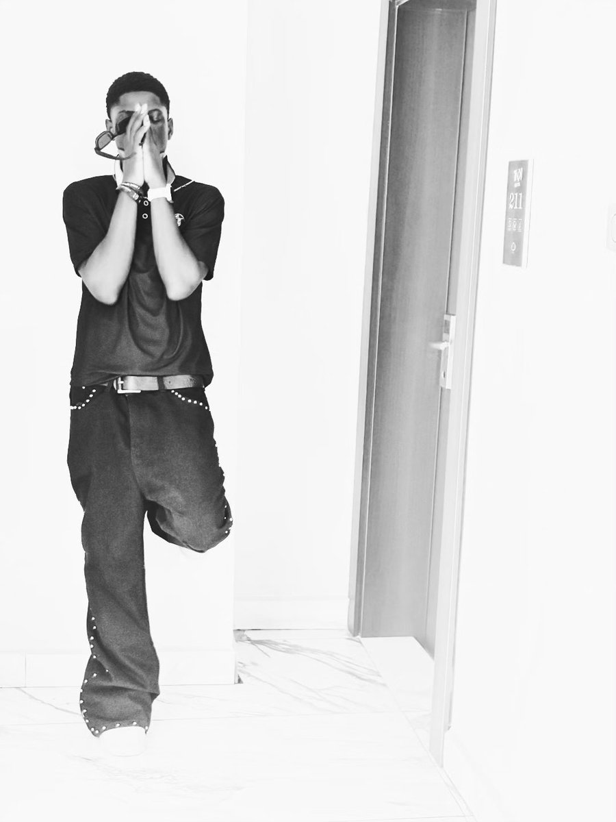 benzy952's tweet photo. Black🖤🕊 https://t.co/gFhNKIehaH