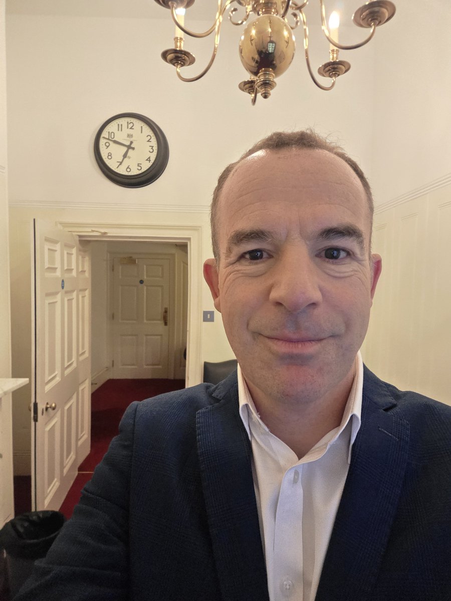 MartinSLewis's tweet photo. In the reception room at number 11 Downing Street about to in to meet the Chancellor on energy bills to hear what's going on, expecting they're putting out an announcement at 7am and going to tell me about that. https://t.co/ZlFd2aJ0kO