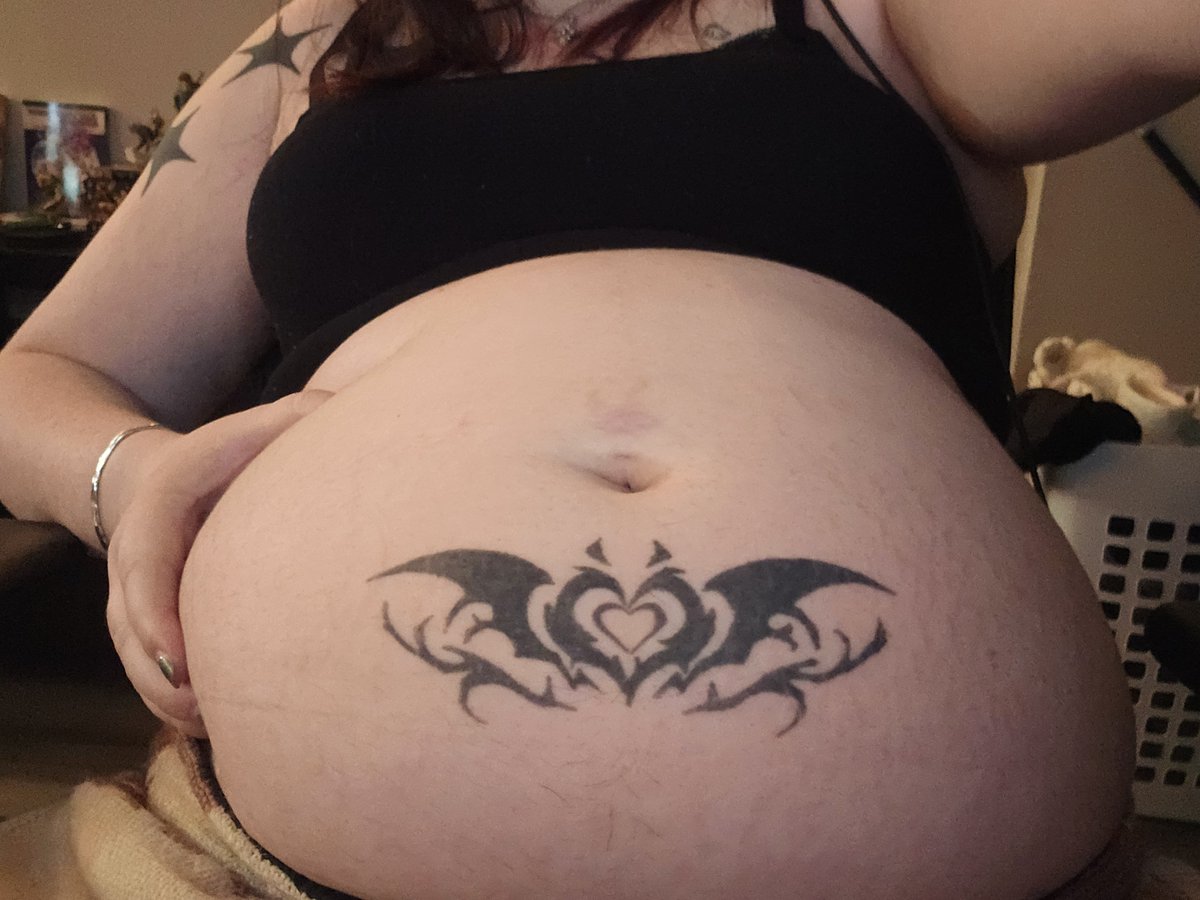 Umbratummy's tweet photo. Just fat n nasty farting up a gamer chair #whowantme https://t.co/rce7Mim5Nu