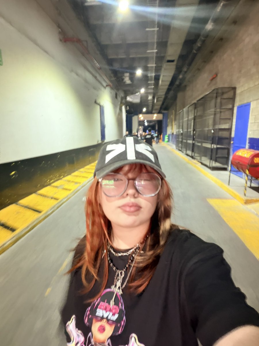 cortexdesiree's tweet photo. Gracias #OyeLive por ser mi primer concierto, mi primer pepsi center… estoy tan feliz, emocionada, cada paso que doy siento que es demasiado!!!! 

Todo el trabajo que pusimos detrás es loquisimo cuando ya ves a la gente escuchando a sus artistas favoritos cantando en el escenario… insane ❤️

Gracias a todos por sus palabras y gracias al gran equipo de @Oye897  que hace posible estoooo 🥳🥳❤️⭐️⭐️⭐️
