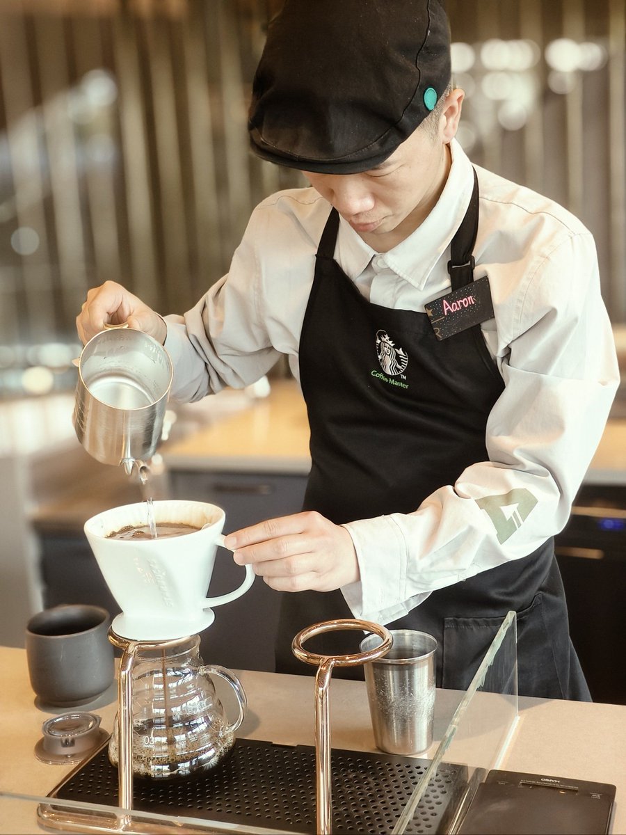 factsfactsfa's tweet photo. [孤依妥客は今日も元気に、おいしいコーヒーを淹れています]， https://t.co/tHdZ9I7ZeA
