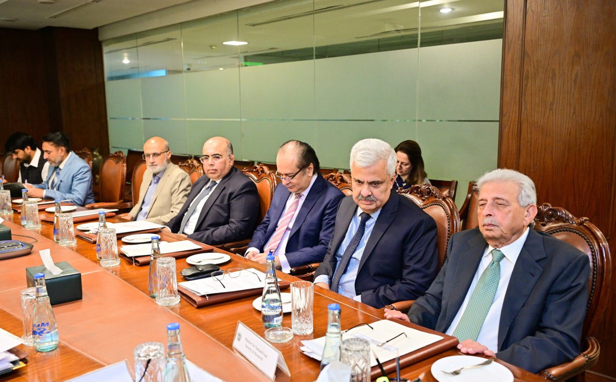 ForeignOfficePk's tweet photo. Deputy Prime Minister/Foreign Minister Senator Mohammad Ishaq Dar @MIshaqDar50 chaired a meeting of the Steering Committee on Wheat today.

The committee evaluated overall grains availability across the country and examined import plans aimed at keeping local supplies steady. DPM/FM stressed that maintaining sufficient stocks and preventing any disruption in grain supply remain top priority for the government, noting that smooth coordination between federal and provincial bodies is vital to keep prices affordable for the public.

He directed the concerned authorities to monitor market trends closely and ensure that supply of wheat is adequate and atta prices are on a downward trajectory.
 
The meeting was attended by the Minister for National Food Security & Research; SAPM Tariq Bajwa; Secretaries of National Food Security & Research, Commerce and Maritime Affairs; senior officials from all provinces and relevant ministries and departments.