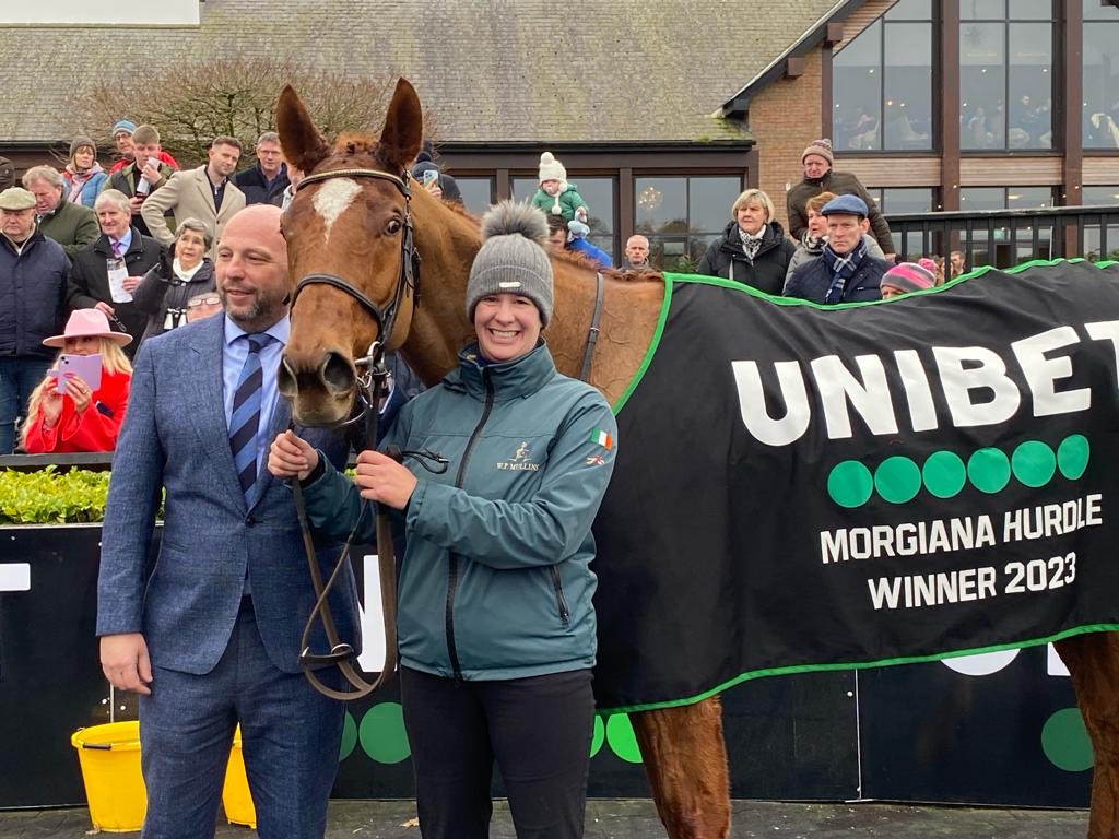EdNicholson68's tweet photo. State Man's retirement has been officially announced by @WillieMullinsNH. What a horse he was for owners Joe &amp; Marie Donnelly, and jockey @PTownend. Won a lot of @UnibetRacing prize money with Unibet Champion hurdle and Unibet Morgiana victories 👏👏👏 https://t.co/e37Bxi0crY