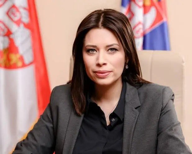 kucnacarolija's tweet photo. Da se ne zaboravi ova ambiciozna kafe kuvarica koja je danas teska 14 miliona eur https://t.co/kgGqVVPWjW