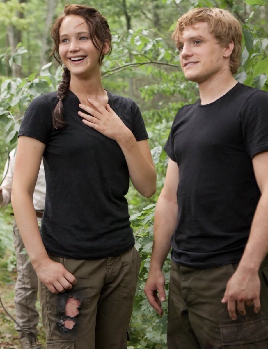 miguelaraizac's tweet photo. Jennifer Lawrence confirma que estará de vuelta como Katniss en LOS JUEGOS DEL HAMBRE: AMANECER EN LA COSECHA:

“Fue una locura. Era el mismo equipo. Y con Josh y Woody… fue muy emotivo. Josh y yo no íbamos ni al baño sin abrazarnos”. https://t.co/jo8M9uTwX5