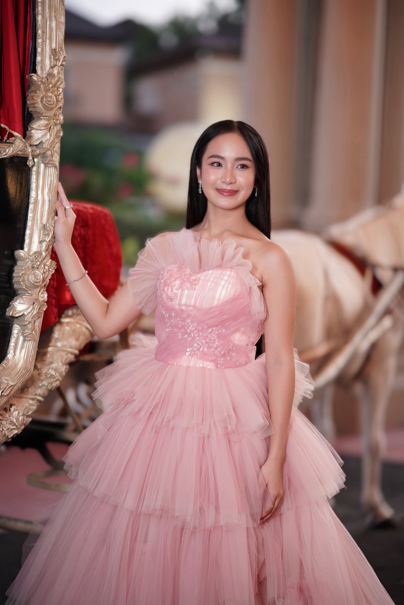 luvcapricee's tweet photo. 𝐌𝐚𝐡𝐚𝐥 𝐚𝐧𝐠 𝐦𝐚𝐠𝐦𝐚𝐡𝐚𝐥, 𝐩𝐞𝐫𝐨 𝐦𝐚𝐡𝐚𝐥 𝐧𝐚𝐦𝐢𝐧 𝐬𝐢 𝐂𝐚𝐩𝐫𝐢𝐜𝐞.

Hindi pa rin gaano nagsi-sink in sa akin na tapos na ‘yung fanmeet. Nagsimula lang siyang mag-sink in kanina when I saw that the TCO fanmeet is trending across ALL social media platforms. 

Sa totoo lang, sobrang worth it lahat ng puyat, pagod, donation drives, and everything we went through just to give her the fanmeet we knew she deserved.

Ilang beses kaming na-bash, people doubted if we could actually pull this off, and there were times when we had to defend why we were doing all of this. But despite everything, we held on to what we believed in. Alam naming hindi magiging madali, but we wanted to give Caprice something she could look back on and remember how loved she is.

To all our sponsors who continuously supported us and never hesitated to extend their help until the very last push, this success is yours, too. Maraming salamat po for being part of this journey and for helping us give Caprice a moment worth remembering. Malaking part ng success ng fanmeet na ito ‘yung pagmamahal ninyo kay Caprice. At sana, lahat ng pagmamahal na ibinibigay ninyo sa kaniya ay bumalik sa inyo nang mas higit pa. 

To everyone who stayed in our Spaces, kahit anong oras pa abutin, thank you for keeping us company and lending us your time. Kahit minsan puro dead air na, naririnig niyo pa akong umiiyak, or pinapakinggan niyo pati ang mga walang kwenta kong yap, you still chose to stay and listen. Thank you for making those long nights feel a little less heavy and for being there even during the moments when we didn’t have much to say.

To @ultjoniean and @jennievenusjane, thank you for being the reason I could stay in Spaces for so long. It feels so good to be around people I don’t have to pretend with. Hindi ko alam kung paano ko iraraos ’yung gabi tuwing mag-Space ako kung wala kayo.

To For Caprice GDM, Kinaya namin kasi kasama namin kayo. I’m so grateful that I got to love Caprice alongside people who eventually became a home to me, too. Kayo ang pinakapaborito kong kaaway at kayo rin ang pinakapaborito kong kakampi. Mahal na mahal ko kayo, more than this message could ever hold. Lagi’t lagi, pagmamahal ang meron ako sa inyo. 

To Shippers, Thank you for making the effort, for giving what you could, and for being part of something that she will hopefully remember for a long, long time. I’m grateful that, despite supporting different ships, we found a way to come together for Caprice. I hope we carry this same love and spirit beyond this fanmeet.

To Team Live, With only the two of us handling things as admins, having you step up and help wherever you could made such a huge difference. We couldn’t have done it the same way without you. I hope you know that your efforts were seen, your help was appreciated, and you will always be part of the story behind this successful fanmeet. Proud na proud ako sa inyo. You did so well, and I hope you’re proud of yourselves, too. 

Caprice, you deserve every beautiful thing that life has yet to offer you. And if this fanmeet has taught me anything, it is that loving you has never been about how much we can give, but how we can make you feel that you are loved.

Mahal ang magmahal, pero mahal ka namin, Caprice. At kung may isang bagay na hinding-hindi ko pagsisisihan, it’s choosing to love you, support you, and celebrate you alongside people who have made this journey even more meaningful.

Lagi’t lagi kang mamahalin, Caprice. In every season, in every chapter, and in every version of you that the world has yet to meet. 

We’ll always be here, loving you through it all.