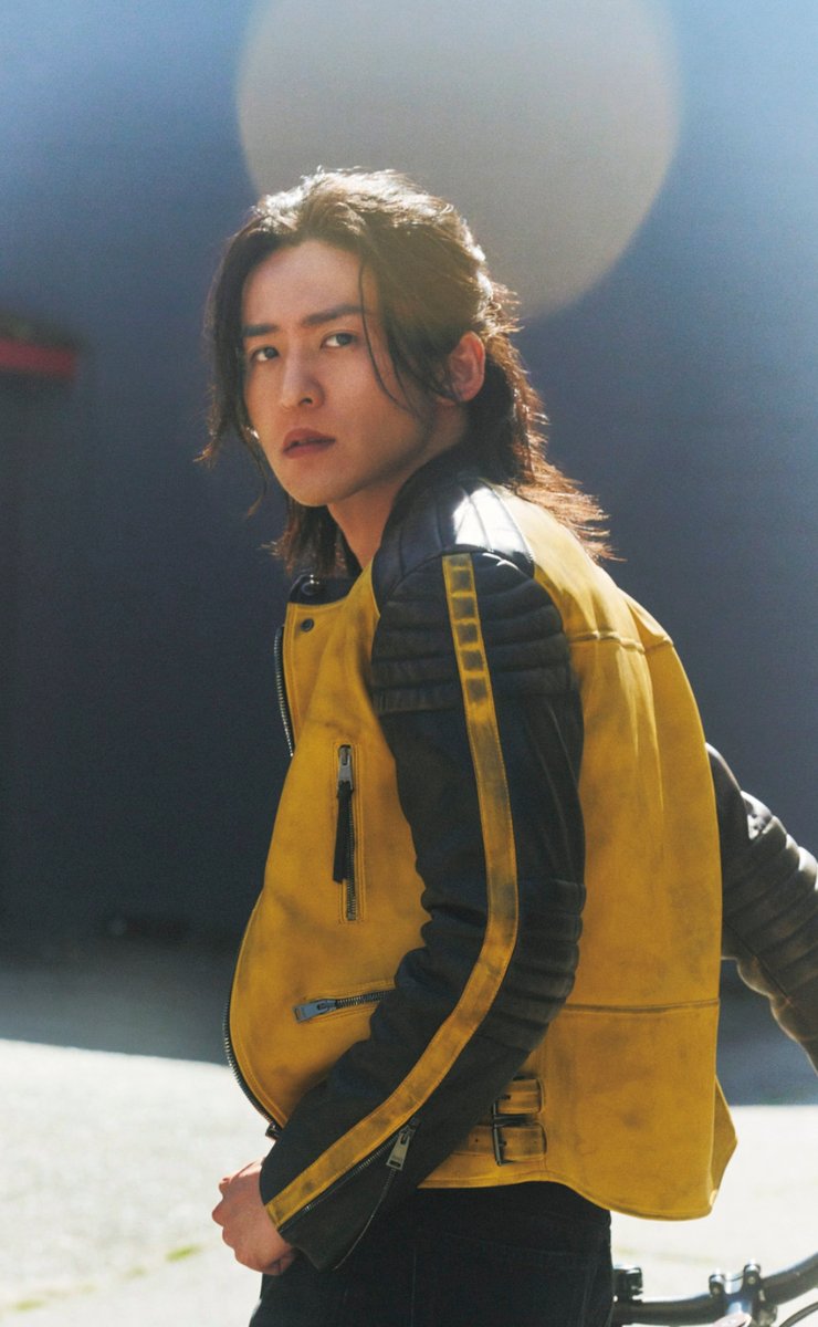 FENDI_JAPAN's tweet photo. ブランドアンバサダーの目黒蓮が纏う、最新のフェンディ 2026-27 年秋冬コレクション
────────
『エル・ジャポン』12月号特別版カバーを飾った目黒蓮の動画が公開。
 
チーフ クリエイティブ オフィサーのマリア・グラツィア・キウリが掲げる“Less I, More Us”をコンセプトにした最新コレクションをお楽しみください。
 
From ELLE Digital Oct. 2026

#Fendi #FendiFW26 #RenMeguro #ellejapan

▼詳細はこちら
https://t.co/0ZQcBCVCTs

▼目黒蓮着用アイテムはこちら
https://t.co/p3KjEFWnt9
