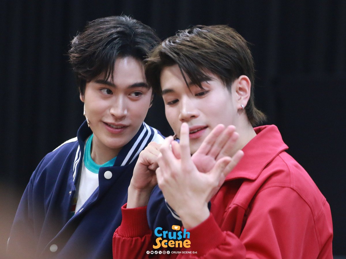 MDMB77's tweet photo. กุพยายามแล้วที่จะกลั้นลิง แต่ไม่ไหว เฮียโต้งกุนี่มัน😭🫵🏻🫵🏻🫵🏻 https://t.co/7o9dDWq02A
