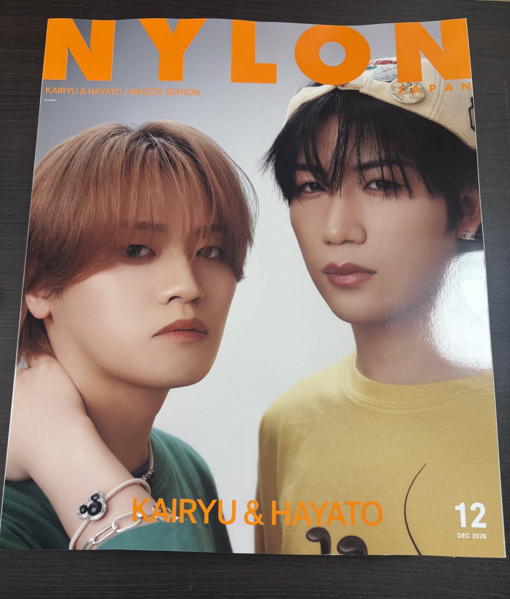TOWER_Namba's tweet photo. 【KAIRYU &amp; HAYATO（MAZZEL）】

／
入荷しました～📚
＼

KAIRYUさん/HAYATOさん表紙
『NYLON JAPAN 2026年12月号 KAIRYU &amp; HAYATO / MAZZEL EDITION』

個性豊かなアイテムを取り入れた多彩なスタイリングで、2人の新たな魅力を引き出しています👑 https://t.co/II1fBApvg7