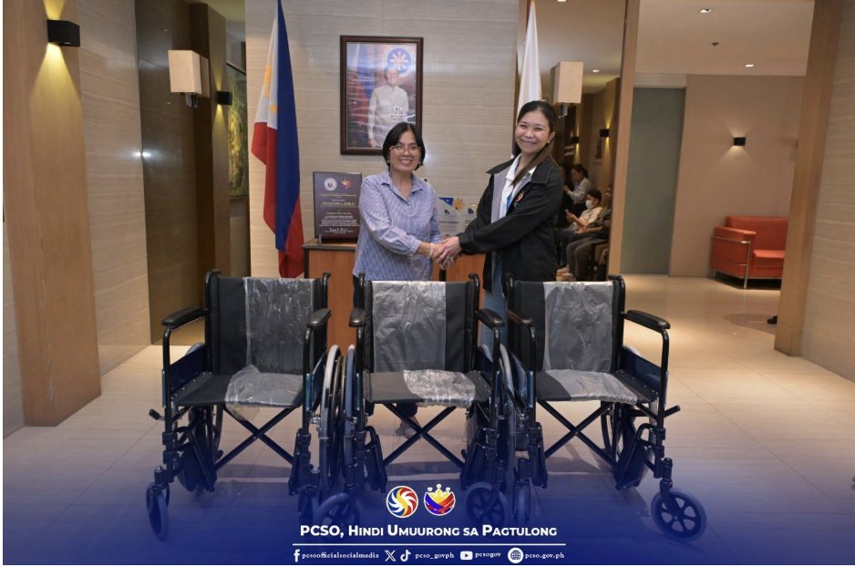 InqPOP's tweet photo. Apat na LGU sa Hilaga at Gitnang Luzon, ang tumanggap ng tulong mula sa Philippine Charity Sweepstakes Office (PCSO) sa pangunguna ni Executive Assistant Atty. Maria Katrina Nicole Ventanilla, ngayong Huwebes, Oktubre 22, 2026, sa PCSO Main Office, Mandaluyong City.

#BrandRoom https://t.co/YffjgGWIdJ