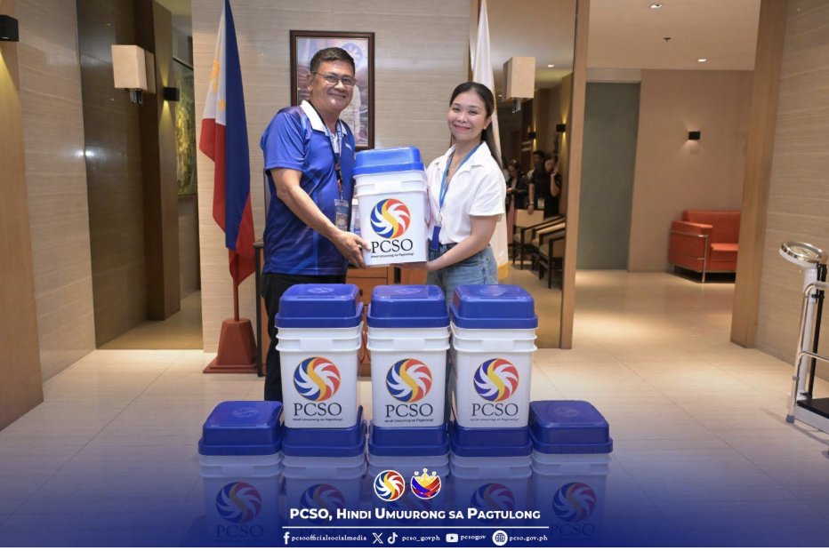 InqPOP's tweet photo. Apat na LGU sa Hilaga at Gitnang Luzon, ang tumanggap ng tulong mula sa Philippine Charity Sweepstakes Office (PCSO) sa pangunguna ni Executive Assistant Atty. Maria Katrina Nicole Ventanilla, ngayong Huwebes, Oktubre 22, 2026, sa PCSO Main Office, Mandaluyong City.

#BrandRoom https://t.co/YffjgGWIdJ