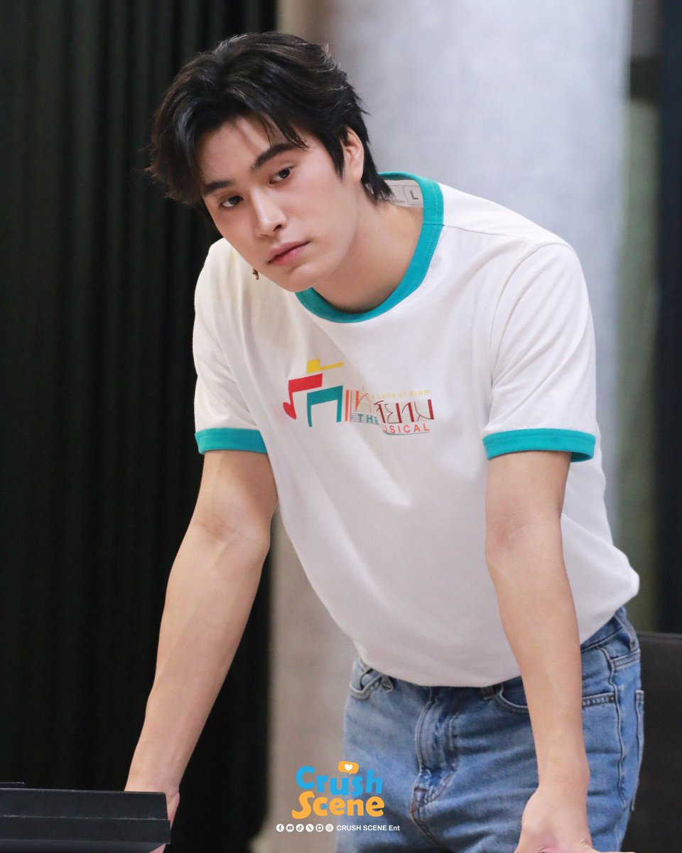 Geminint_family's tweet photo. ‘รักแห่งสยาม The Musical’ 🎹🎶

“เจมีไนน์ นรวิชญ์” รับบท “โต้ง” อีกหนึ่งบทบาทสำคัญที่อยากชวนทุกคนมาร่วมเป็นกำลังใจให้เจมีไนน์ และรอติดตามผลงานเรื่องนี้ไปด้วยกันนะคะ 🫶🏻

แล้วมาพบกัน 11–25 December 2026 
📍เมืองไทยรัชดาลัยเธียเตอร์ ศูนย์การค้าเอสพละนาด รัชดา

#รักแห่งสยามTheMusical
#Gemini_NT #เจมีไนน์ @gemini_ti