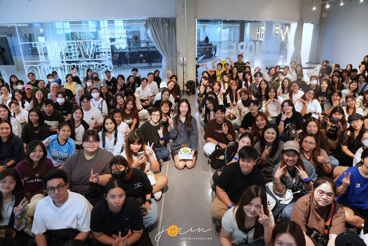 jorinjaproject's tweet photo. 💖 JO(E)YFUL DAY 🌻

ขอบคุณทุกคนที่มาสร้างความทรงจำดีๆแบบนี้กันนะคะ🫶🏻💛🌻

#Jorin4EVE 
#JOeYFULDAY
#Jorin27thBirthday https://t.co/xOlxrVkGXb