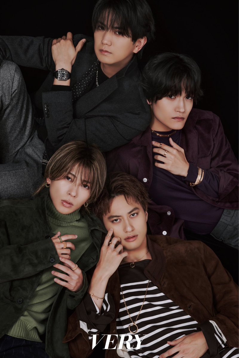 VERY_web's tweet photo. ＼📣先行カット公開／
11月6日(金)発売の12月号中面に初登場する #Aぇǃgroup ✨
ラグジュアリーブランドのアイテムを纏った9ブランド・9ページはソロやペアでのカットも👀

※電子版への掲載はございません
※一部ネットでは予約が終了しております 。完売の際は書店、コンビニエンスストアにてご購入ください

楽天ブックス
https://t.co/yJhIyRRIqF

kokode digital（ココデジ） 
https://t.co/f9ymlo3DVs