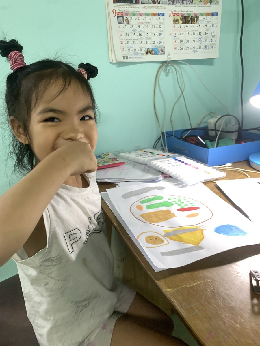 locaquila's tweet photo. Hành trình kỷ luật của cha và con gái 5 tuổi, sau mỗi lần tự học tiếng Anh và tiếng trung quốc xong là xin được Vẽ, em thích vẽ, hãy cùng xem bé vẽ, và cho một lời góp ý động viên #hanhtrinhkyluat #chavacongai #btc #bnb #gold #Crypto https://t.co/ZVTYrjWtuB