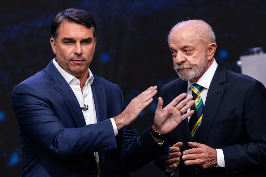 CNNFrancePR's tweet photo. Selon une source, Trump aurait donné son accord pour que Flávio Bolsonaro puisse entrer aux États-Unis après sa défaite aux élections brésiliennes https://t.co/v3MZKLUMOz https://t.co/c1oZBbTKKY