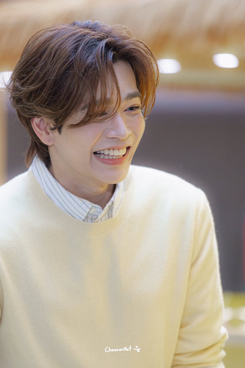 chocomillet's tweet photo. 261028 JUNIORMARK LIPTON MODE ON
#LiptonxJuniorMark

หน้าตอนรู้ว่าพี่จูเวลตันเรื่องเค้กอีกแล้ว โคตรดื้อเลย5555555555555

#junniorrs #markjrtn #JuniorMark https://t.co/O4HjgS7v5b