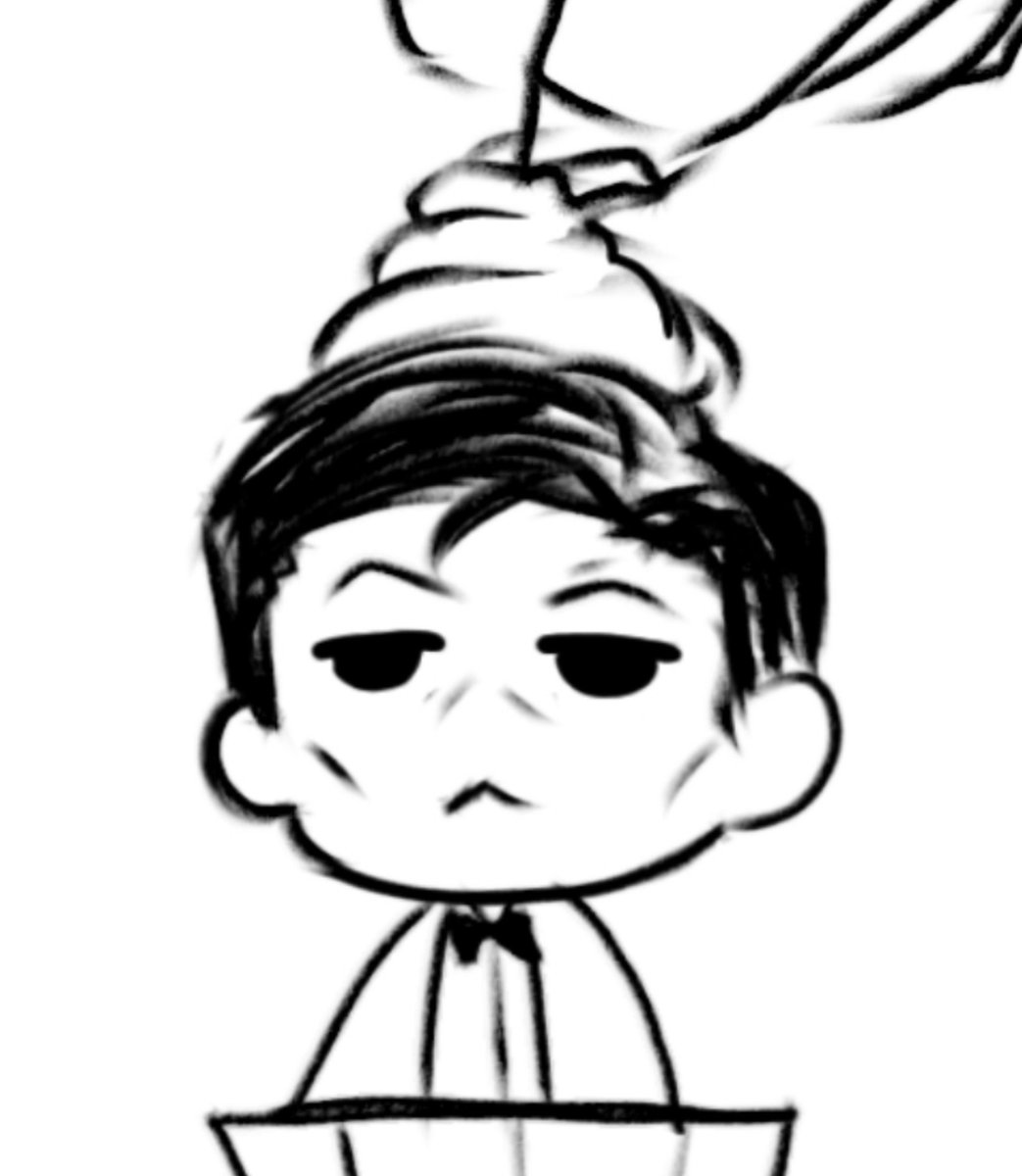 yrue_239's tweet photo. Poop shaped cream on his head #에우리디케는없다 https://t.co/OIn7KMr3uB