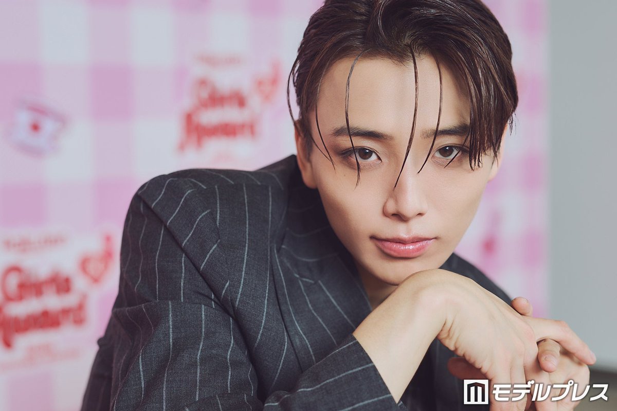 modelpress's tweet photo. ONE N’ ONLY・HAYATOインタビュー

「Yes! 東京」ワビサビニキとしての心境
毎回のパフォーマンスでのこだわりとは
https://t.co/NVQu5I8jCb

ソロランウェイ メンバーからの反応は？
「それぞれの活動に対する関心が非常に高いので、毎回プレッシャーです（笑）」

@onenonly_tokyo @takaohayato_mg https://t.co/cIB18Getcr