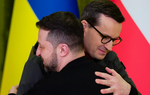 Bagatelka1's tweet photo. Nie powiem, że po nosach ich poznacie, ale wiecie...
Dla przypomnienia. https://t.co/IWleiVWJBI